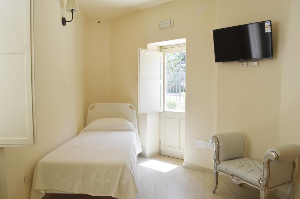 Re Bafe Hotell Syracuse Eksteriør bilde